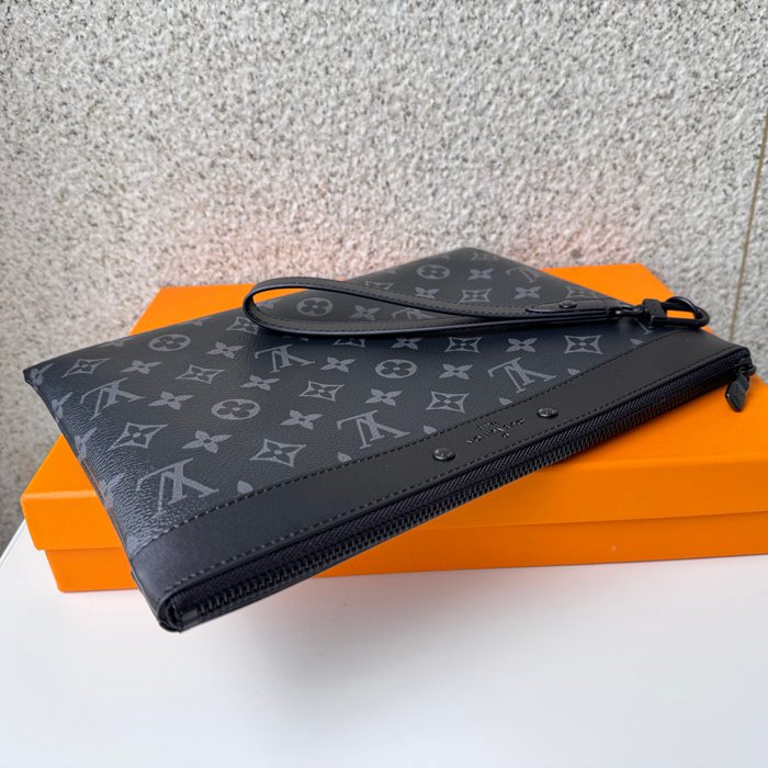 LOUIS VUITTON M81569 ポシェット トゥゴー モノグラムエクリプス サイズ:30x21.5cm