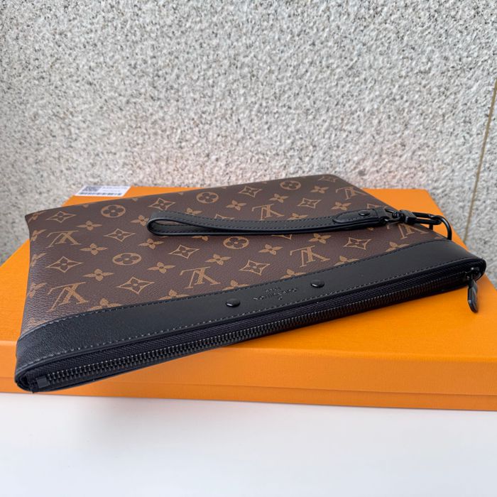 LOUIS VUITTON M82079 ポシェット トゥゴー モノグラムエクリプス サイズ:30x21.5cm