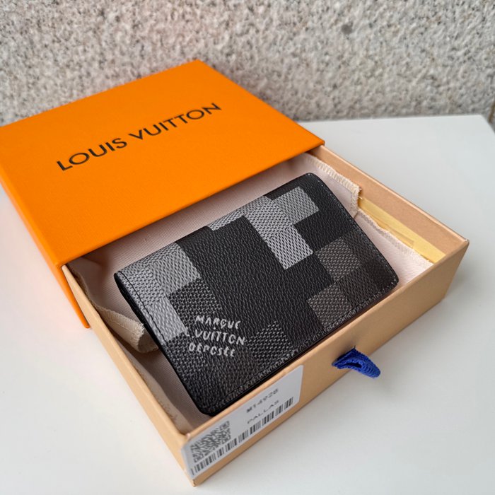 LOUIS VUITTON M14928 ポケットオーガナイザー ダモフラージュ サイズ:8x1x11cm