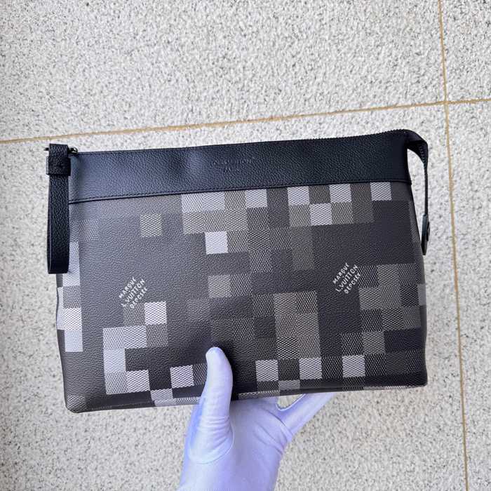 LOUIS VUITTON M14926 ポシェット ボヤージュ スープル ダモフラージュ サイズ:30x21x7.5cm