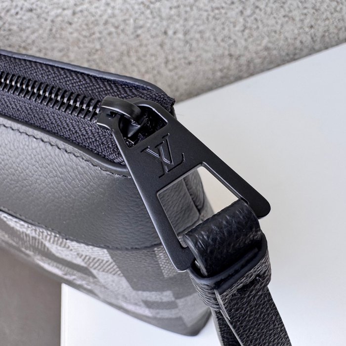 LOUIS VUITTON M14926 ポシェット ボヤージュ スープル ダモフラージュ サイズ:30x21x7.5cm