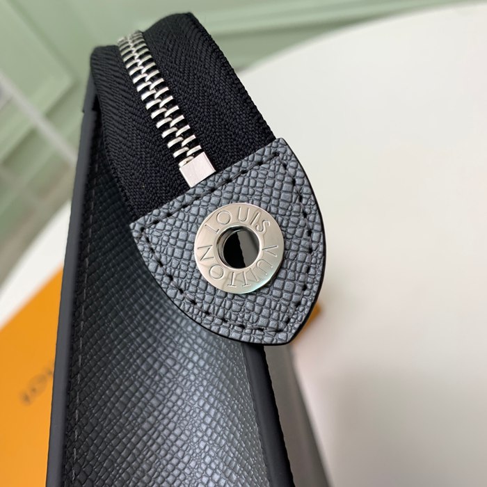 LOUIS VUITTON M30840 ポシェット ボヤージュ タイガラマ サイズ:27x21cm