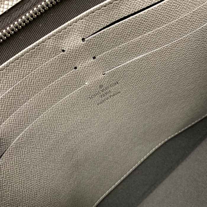 LOUIS VUITTON M30840 ポシェット ボヤージュ タイガラマ サイズ:27x21cm
