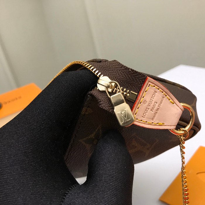 LOUIS VUITTON M58009 アクセサリーポーチ モノグラム サイズ:15.5x10.5cm
