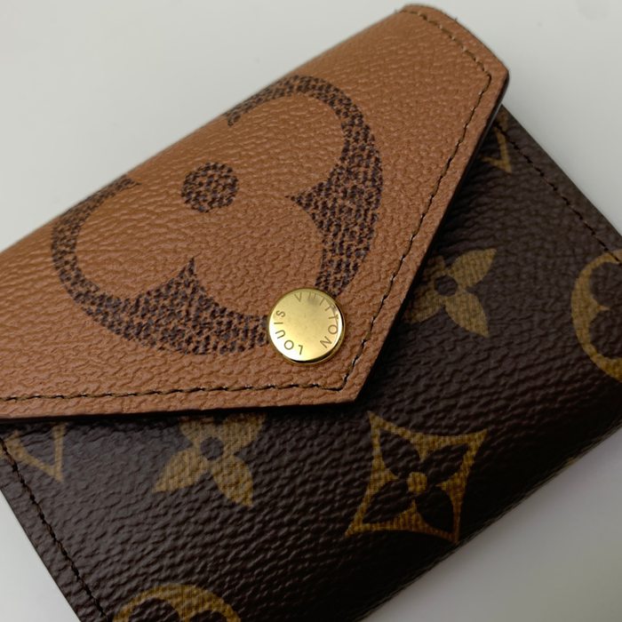 LOUIS VUITTON M80725 ゾエ短財布 モノグラムジャイアント サイズ:9.5x7.5cm