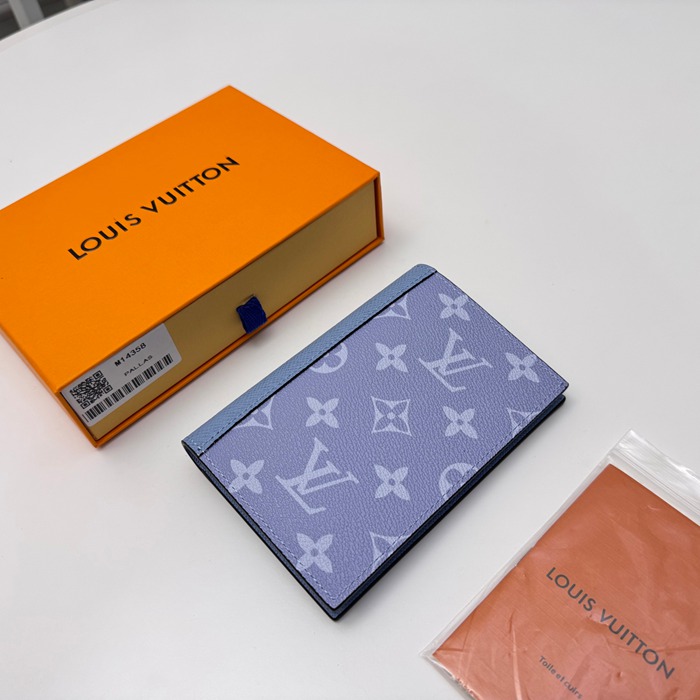 LOUIS VUITTON M14358 パスポートケース モノグラムマッカサー ブルー サイズ:10x14x2.5cm