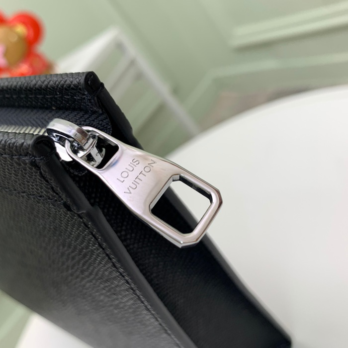 LOUIS VUITTON M30450 ポシェット ボヤージュ タイガ サイズ:27x21cm