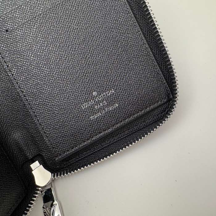 LOUIS VUITTON M60965 メンズ縦型ジッピー長財布 エピ サイズ:19x10cm