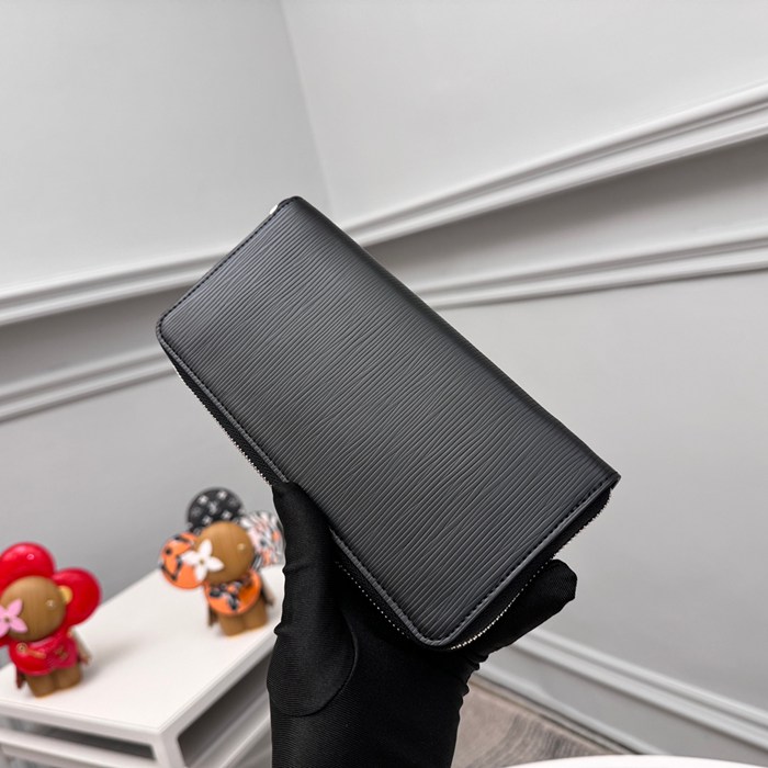 LOUIS VUITTON M60965 メンズ縦型ジッピー長財布 エピ サイズ:19x10cm