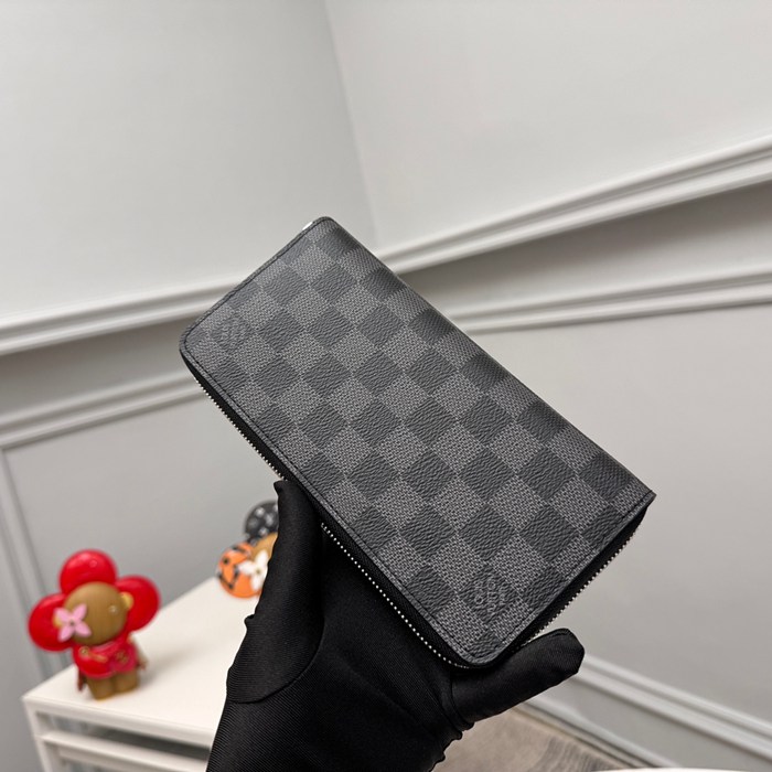 LOUIS VUITTON N63095 メンズ縦型ジッピー長財布 ダミエグラファイト サイズ:19x10cm