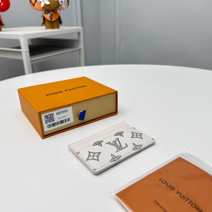 LOUIS VUITTON M83699 名刺ケース モノグラムシャドウ アイボリー サイズ:11x7x1.5cm