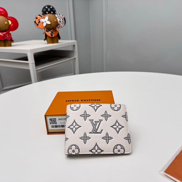 LOUIS VUITTON M83380 マルチプル短財布 モノグラムシャドウ ホワイト サイズ:11.5x9x1.5cm