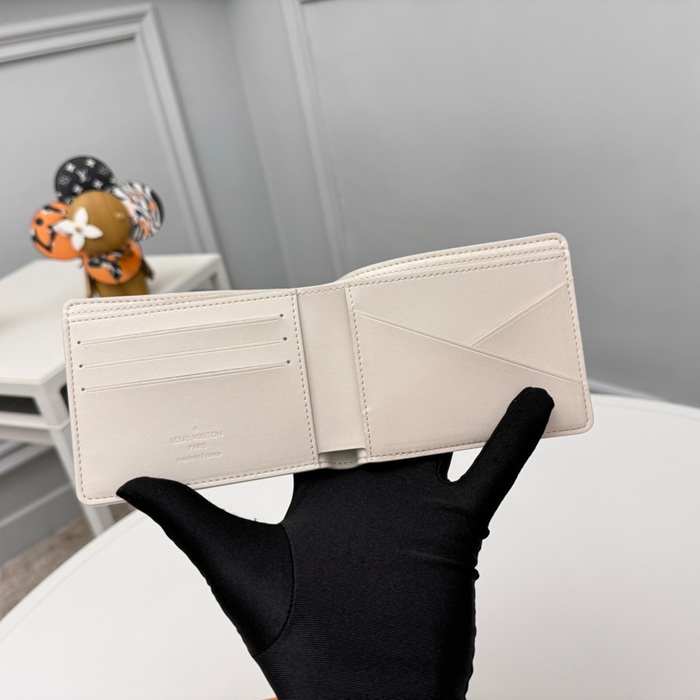LOUIS VUITTON M83380 マルチプル短財布 モノグラムシャドウ ホワイト サイズ:11.5x9x1.5cm