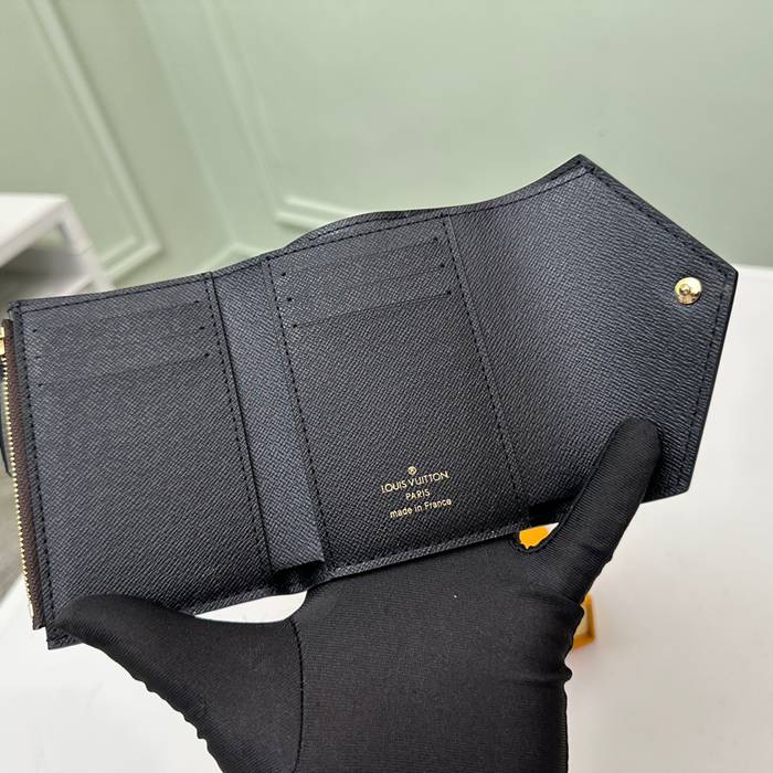 LOUIS VUITTON M81557 ヴィクトリーヌ財布 モノグラムリバース イエローフラワー サイズ:12x9.5x1.5cm