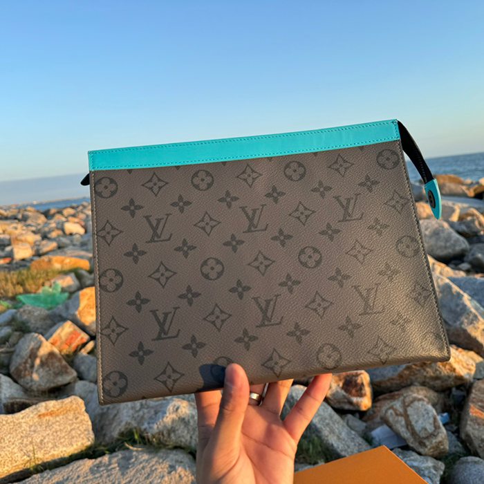 LOUIS VUITTON M11466 ポシェット ボヤージュ 中 モノグラムエクリプスリバース サイズ:27x21cm