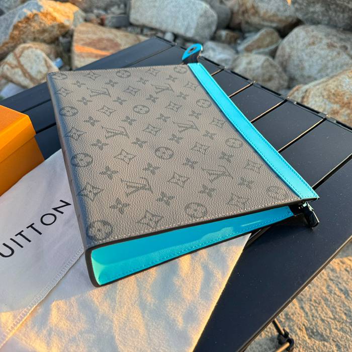 LOUIS VUITTON M11466 ポシェット ボヤージュ 中 モノグラムエクリプスリバース サイズ:27x21cm