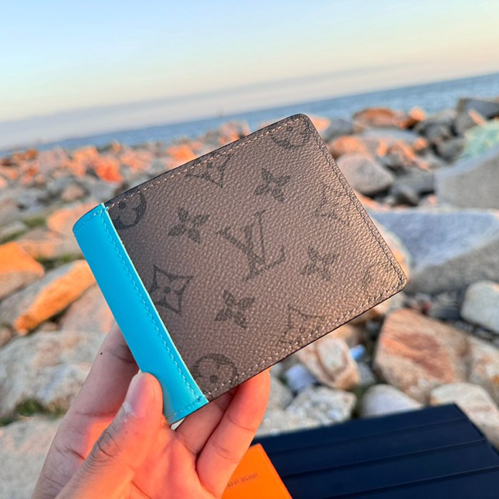 LOUIS VUITTON M11468 マルチプル短財布 モノグラムエクリプスリバース サイズ:11.5x9x1.5cm