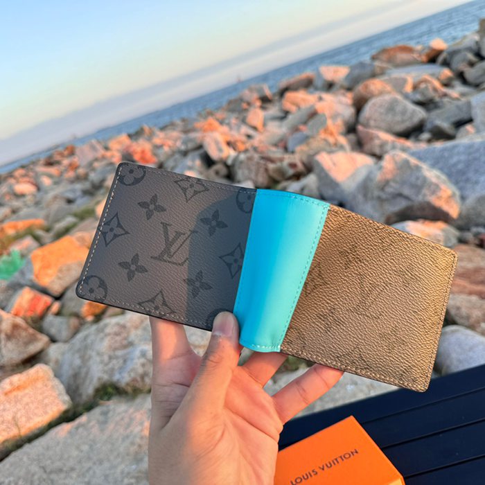 LOUIS VUITTON M11468 マルチプル短財布 モノグラムエクリプスリバース サイズ:11.5x9x1.5cm