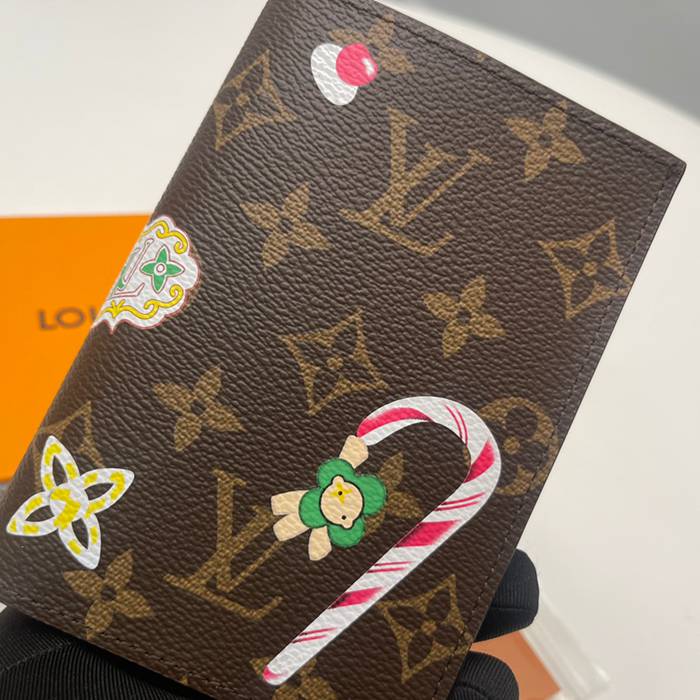 LOUIS VUITTON M12219 パスポートケース キャンディファクトリー ヴィヴィエンヌ サイズ:10x14x2.5cm
