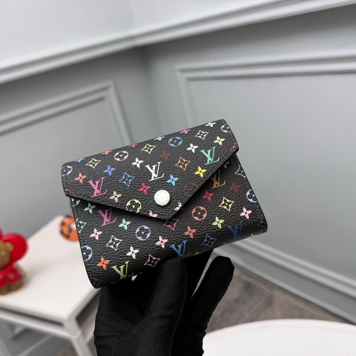 LOUIS VUITTON M14163 ヴィクトリーヌ財布 村上隆コラボ ブラックマルチ サイズ:12x9.5x2.5cm