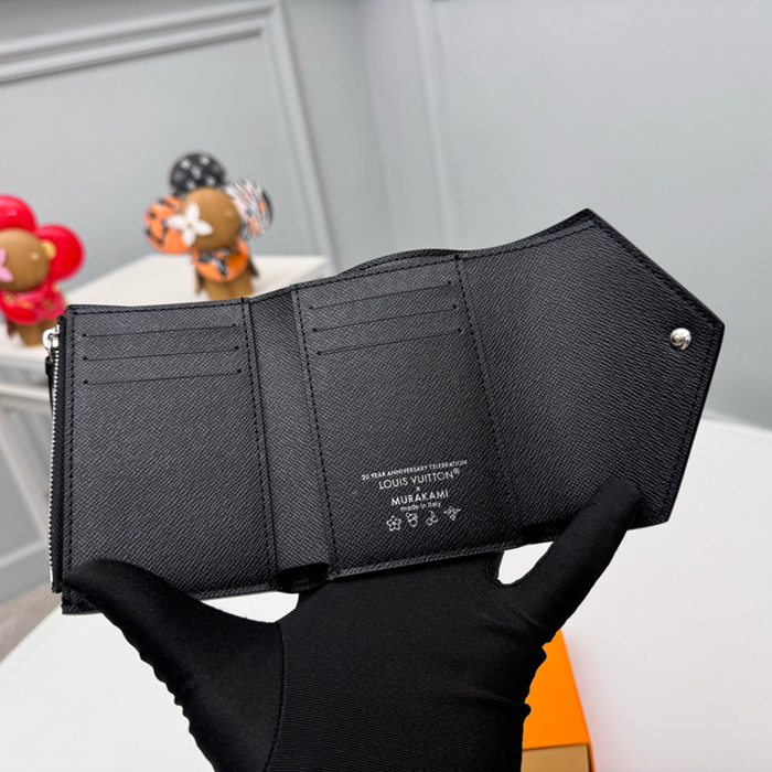 LOUIS VUITTON M14163 ヴィクトリーヌ財布 村上隆コラボ ブラックマルチ サイズ:12x9.5x2.5cm