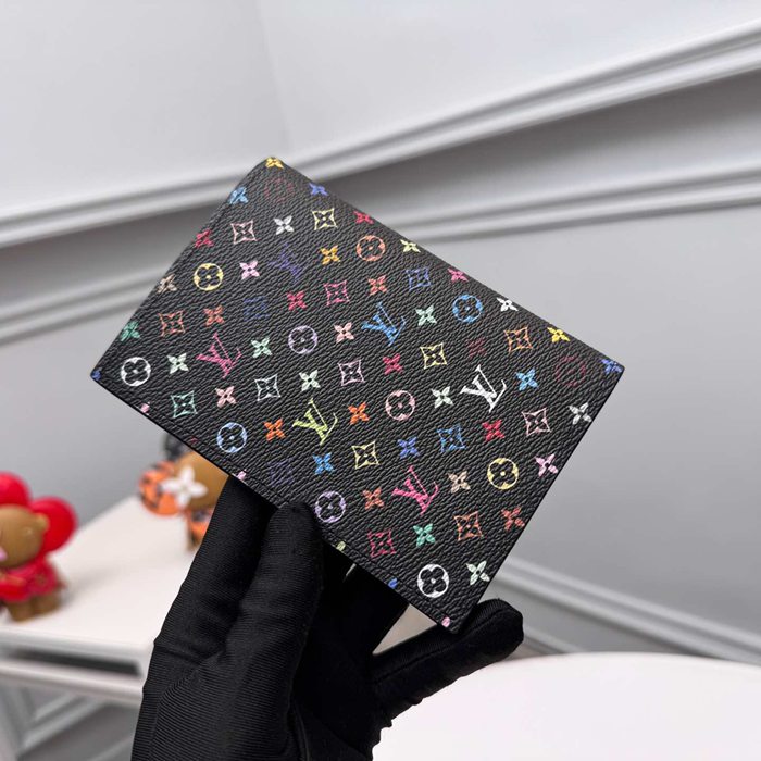 LOUIS VUITTON M13414 パスポートケース 村上隆コラボ ブラックマルチ サイズ:10x14x2.5cm