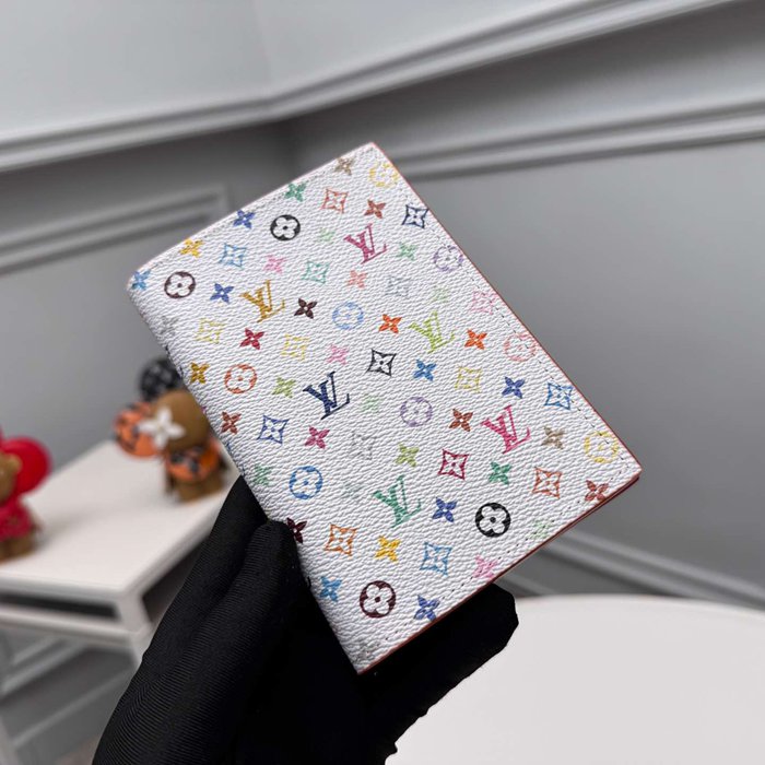 LOUIS VUITTON M14178 パスポートケース 村上隆コラボ ホワイトマルチ サイズ:10x14x2.5cm