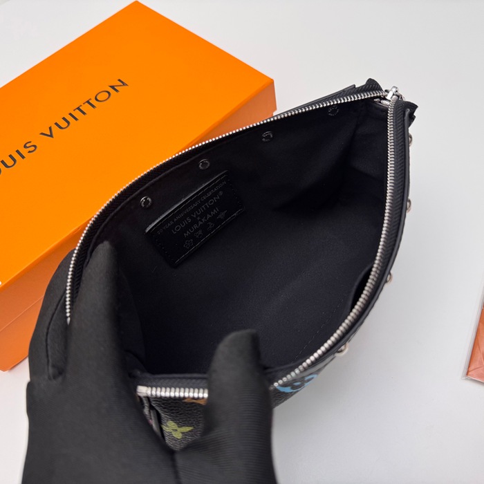 LOUIS VUITTON M13404 ポシェット アクセサリー 村上隆コラボ ブラックマルチ サイズ:22x13cm