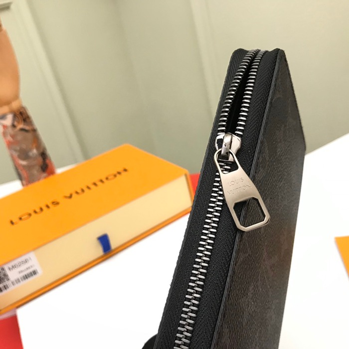 LOUIS VUITTON M62581 ジッピーオーガナイザー モノグラムエクリプス サイズ:21x12cm