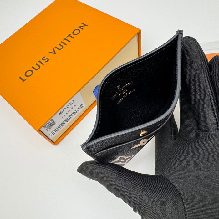 LOUIS VUITTON M81022 名刺ケース モノグラムアンプラント ブラック サイズ:11x7.5x0.4cm