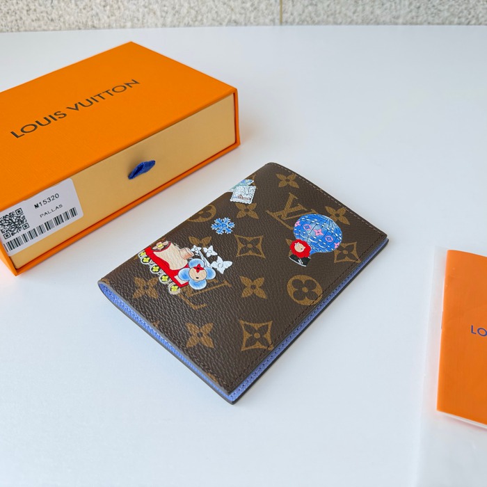 LOUIS VUITTON M15320 パスポートケース ヴィヴィエンヌ サイズ:10x14x2.5cm
