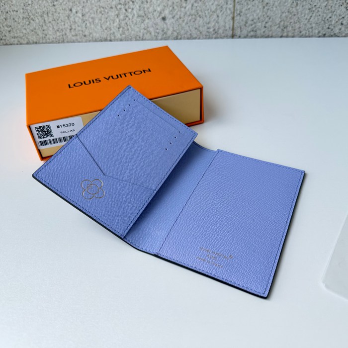 LOUIS VUITTON M15320 パスポートケース ヴィヴィエンヌ サイズ:10x14x2.5cm