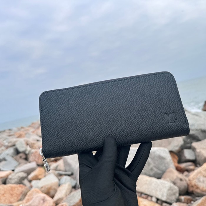 LOUIS VUITTON M31071 ジッピー長財布 ホリゾンタル エピ サイズ:21x2.5x10cm