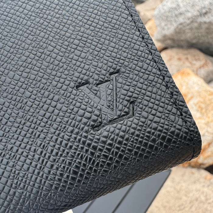LOUIS VUITTON M31071 ジッピー長財布 ホリゾンタル エピ サイズ:21x2.5x10cm