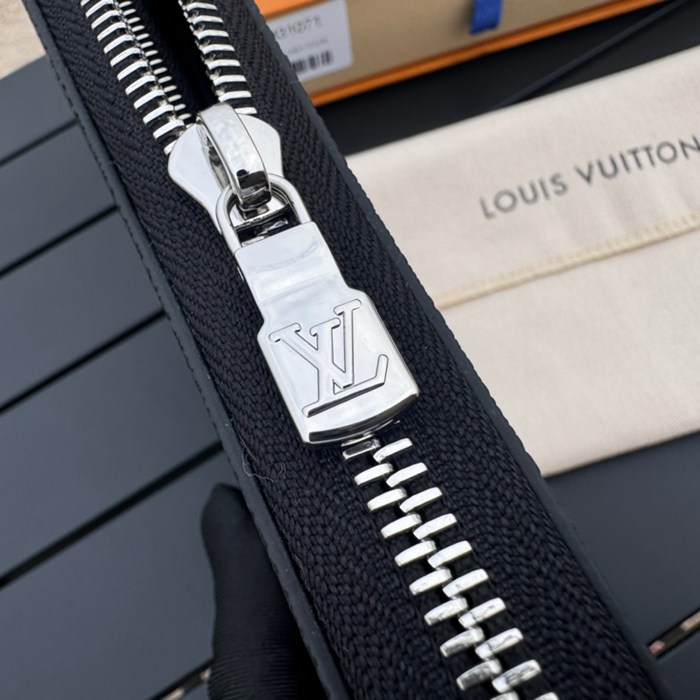 LOUIS VUITTON M31071 ジッピー長財布 ホリゾンタル エピ サイズ:21x2.5x10cm