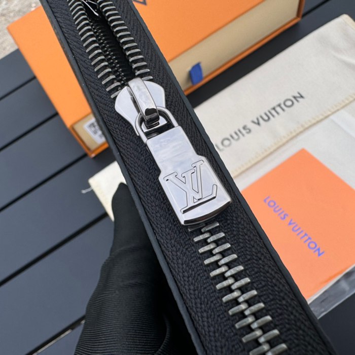 LOUIS VUITTON M11611 ジッピー長財布 ホリゾンタル モノグラムエクリプス サイズ:21x2.5x10cm