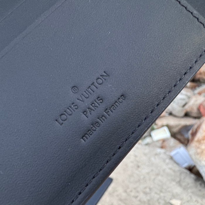 LOUIS VUITTON M69829 マルチプル短財布 LVエアログラム サイズ:11.5x9x1.5cm