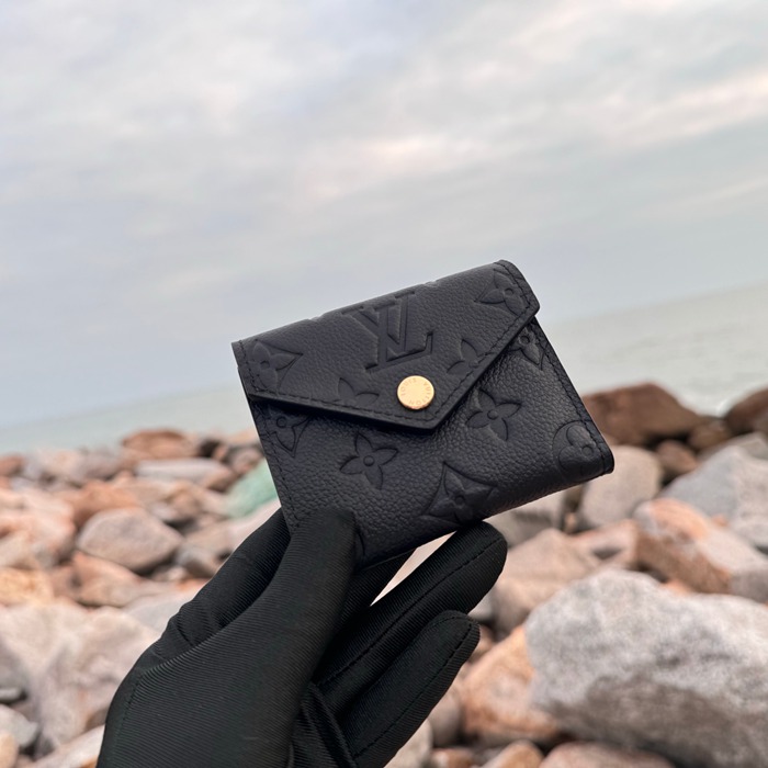 LOUIS VUITTON M62935 ゾエ短財布 モノグラムアンプラント ブラック サイズ:9.5x7.5cm