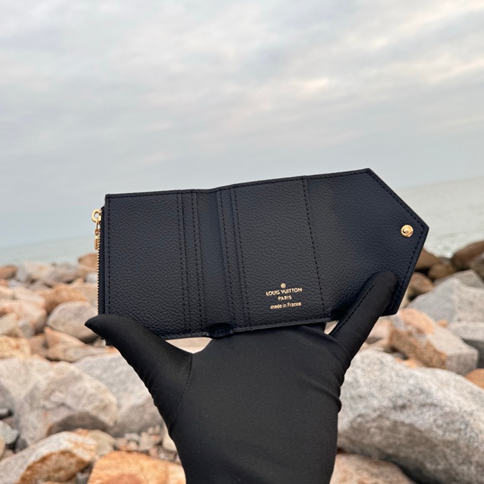 LOUIS VUITTON M62935 ゾエ短財布 モノグラムアンプラント ブラック サイズ:9.5x7.5cm