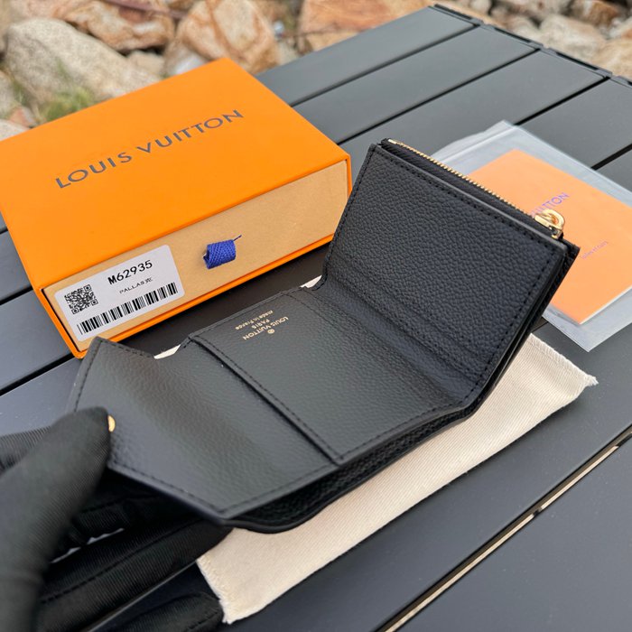 LOUIS VUITTON M62935 ゾエ短財布 モノグラムアンプラント ブラック サイズ:9.5x7.5cm