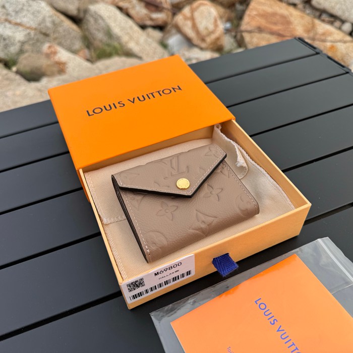 LOUIS VUITTON M69800 ゾエ短財布 モノグラムアンプラント ベージュ サイズ:9.5x7.5cm
