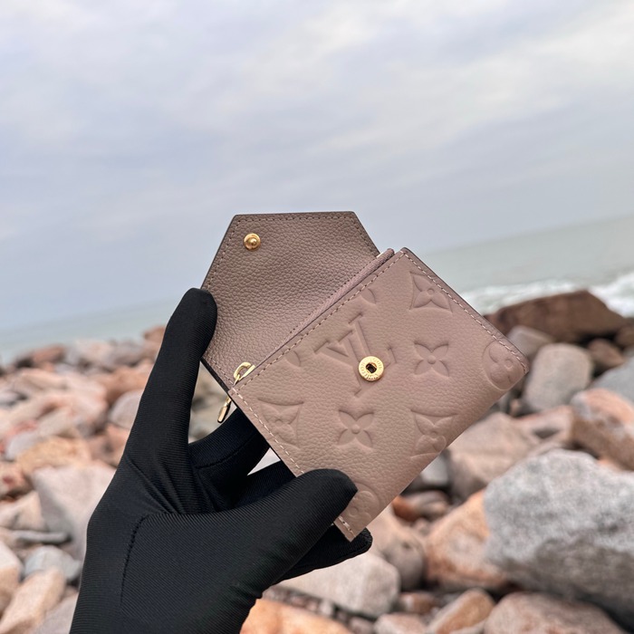 LOUIS VUITTON M69800 ゾエ短財布 モノグラムアンプラント ベージュ サイズ:9.5x7.5cm
