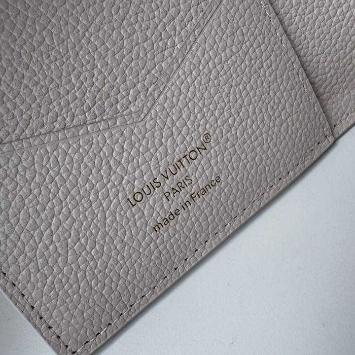 LOUIS VUITTON 25917 パスポートケース モノグラムアンプラント サイズ:10x14x2.5cm