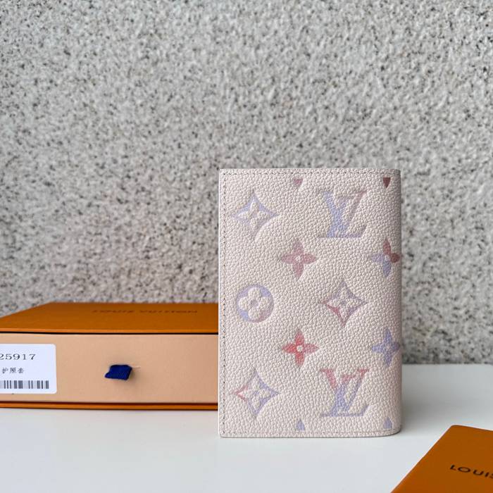 LOUIS VUITTON 25917 パスポートケース モノグラムアンプラント サイズ:10x14x2.5cm