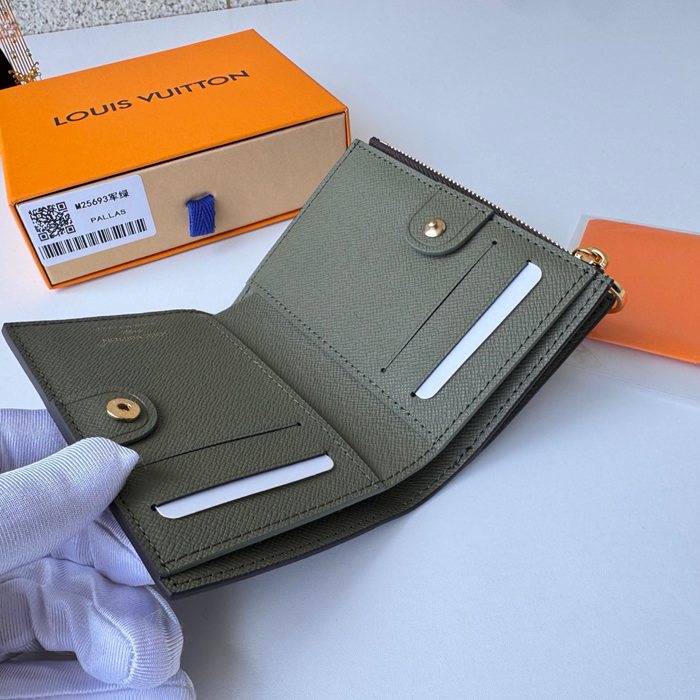 LOUIS VUITTON M25693 リサ財布 モノグラム オリーブ サイズ:9x11.5x1.5cm