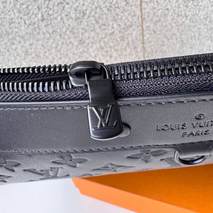 LOUIS VUITTON M62903 ディスカバリーポシェット モノグラムシャドウ サイズ:34x25cm