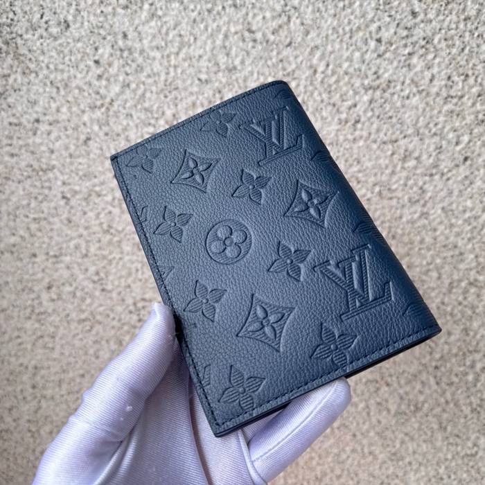 LOUIS VUITTON M14792 パスポートケース モノグラムシャドウ ブルー サイズ:10x14x2.5cm