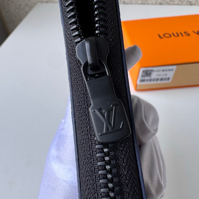 LOUIS VUITTON M14847 長財布 ジッピー モノグラムシャドウ ブルー サイズ:21x10x2.5cm