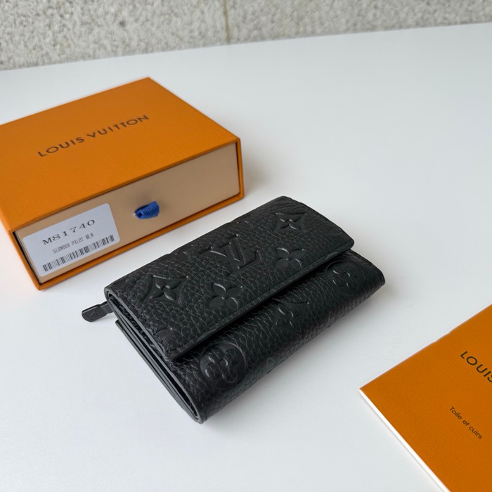 LOUIS VUITTON M82566 ポートフォイユ パイロット モノグラムシャドウ サイズ:11x8.5cm