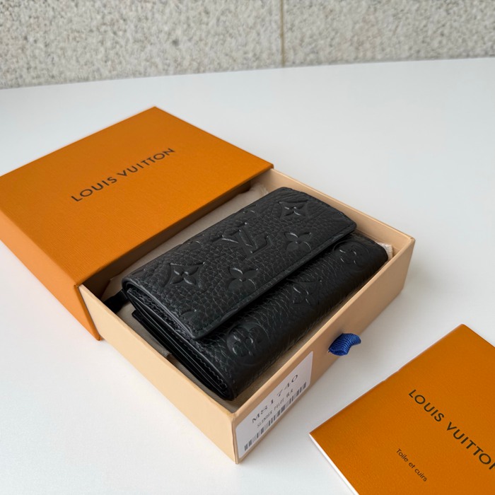 LOUIS VUITTON M82566 ポートフォイユ パイロット モノグラムシャドウ サイズ:11x8.5cm